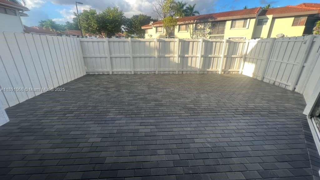 ESPRIT CONDO II - Residential