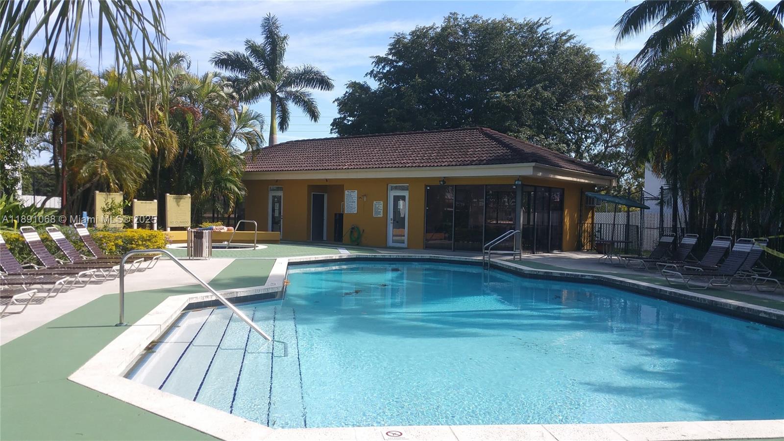 ESPRIT CONDO II - Residential