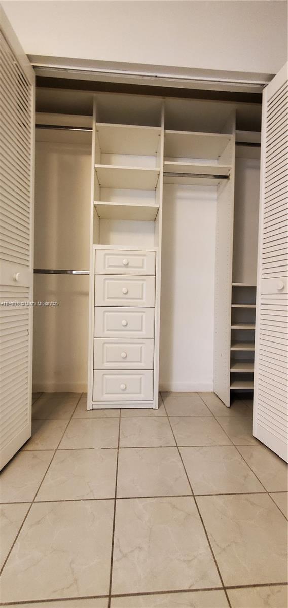 ESPRIT CONDO II - Residential