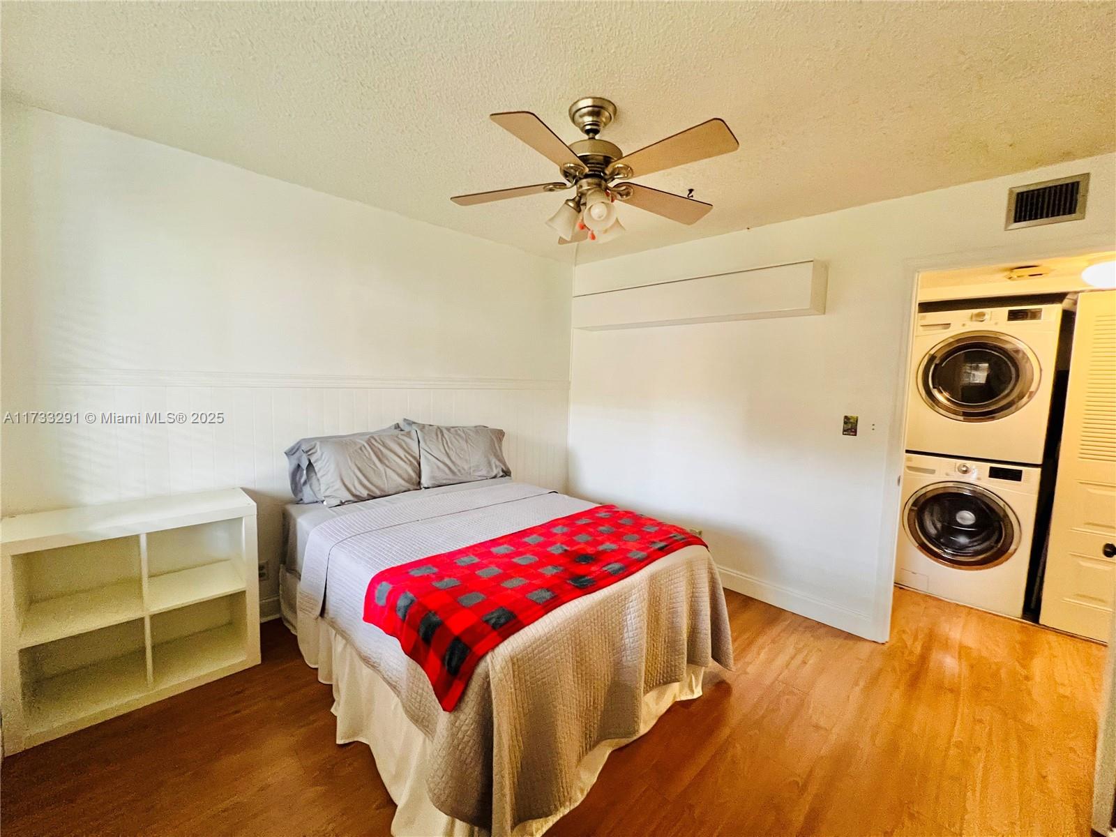 JACARANDA HEIGHTS CONDO - Residential