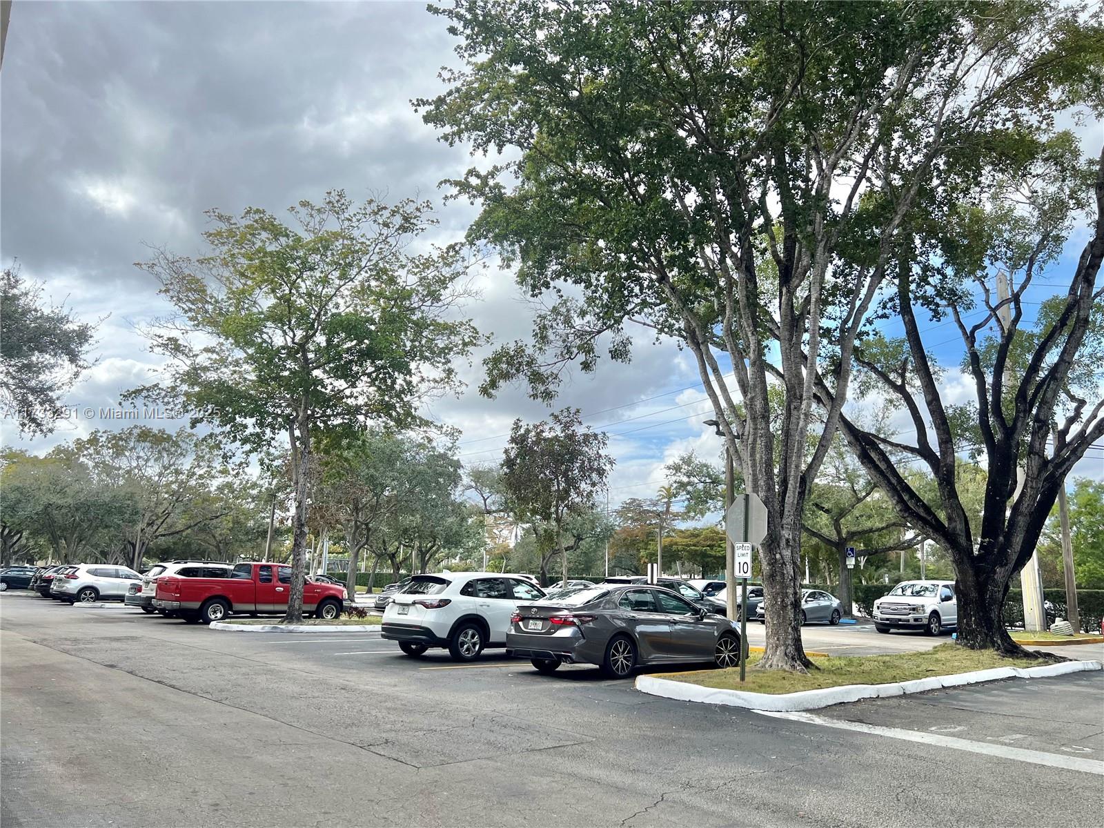 JACARANDA HEIGHTS CONDO - Residential