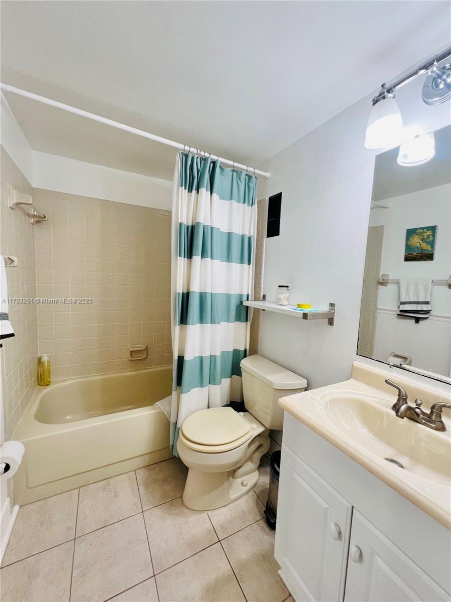 JACARANDA HEIGHTS CONDO - Residential