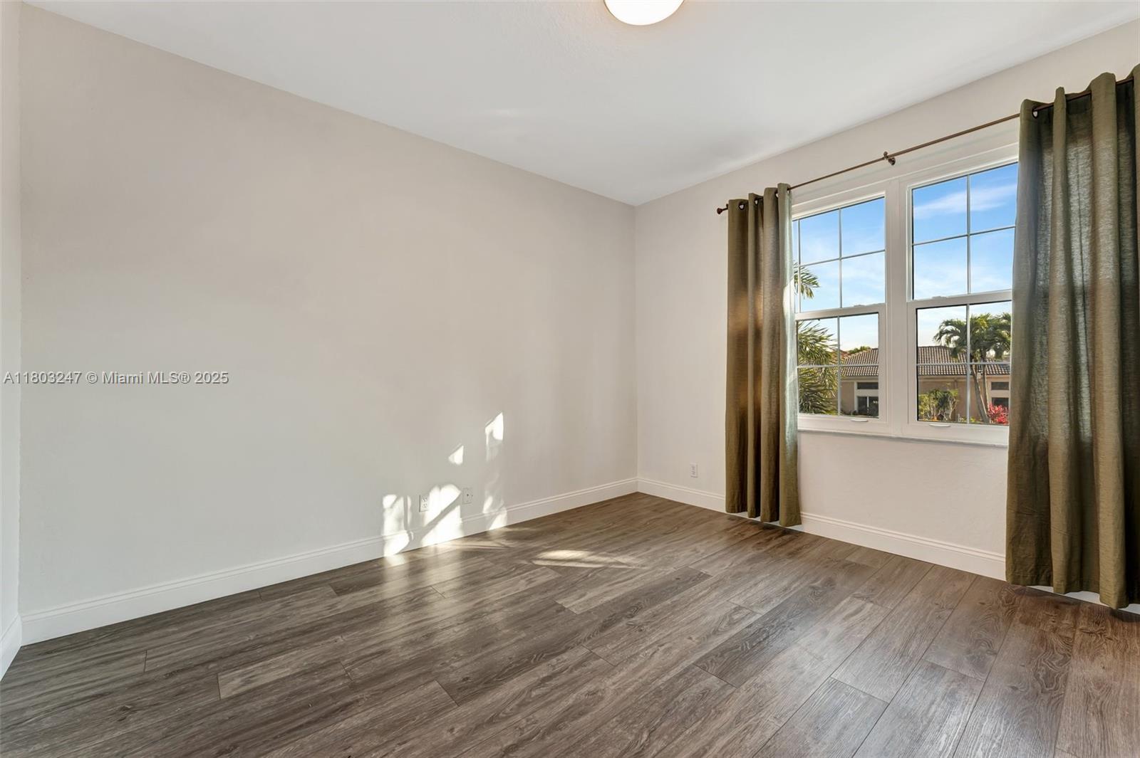 HERON BAY FOUR - Residential