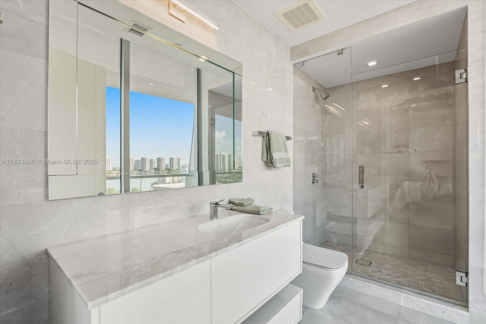 Turnberry Ocean Club - Residential