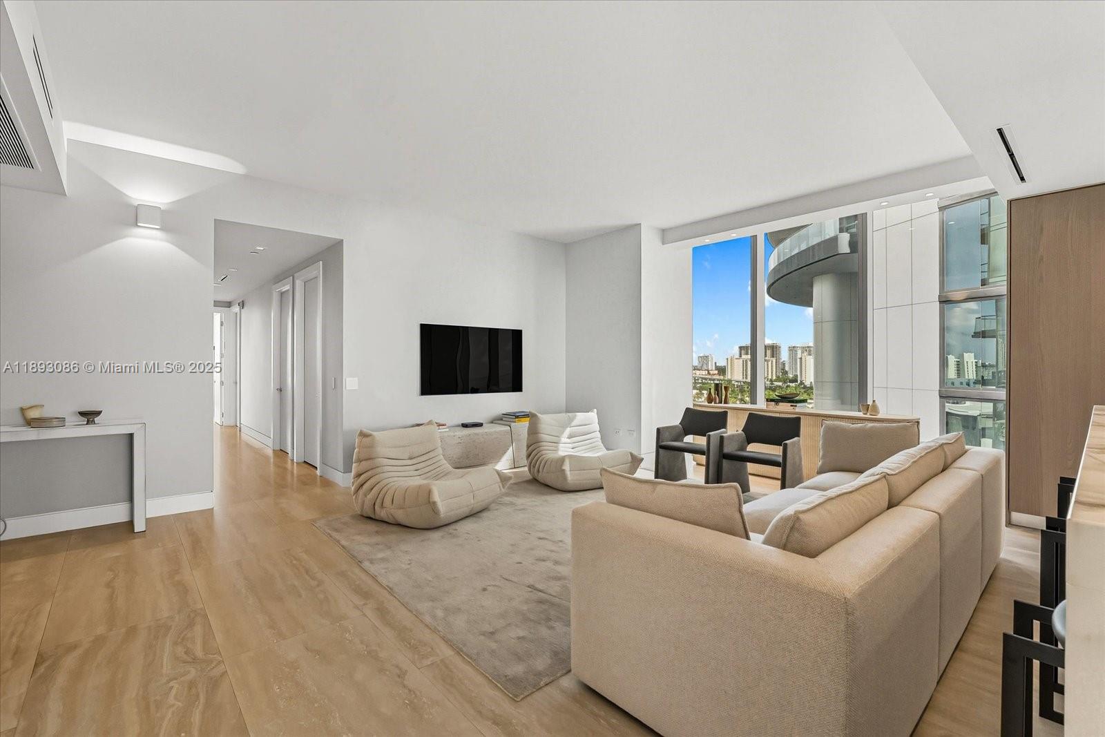 Turnberry Ocean Club - Residential