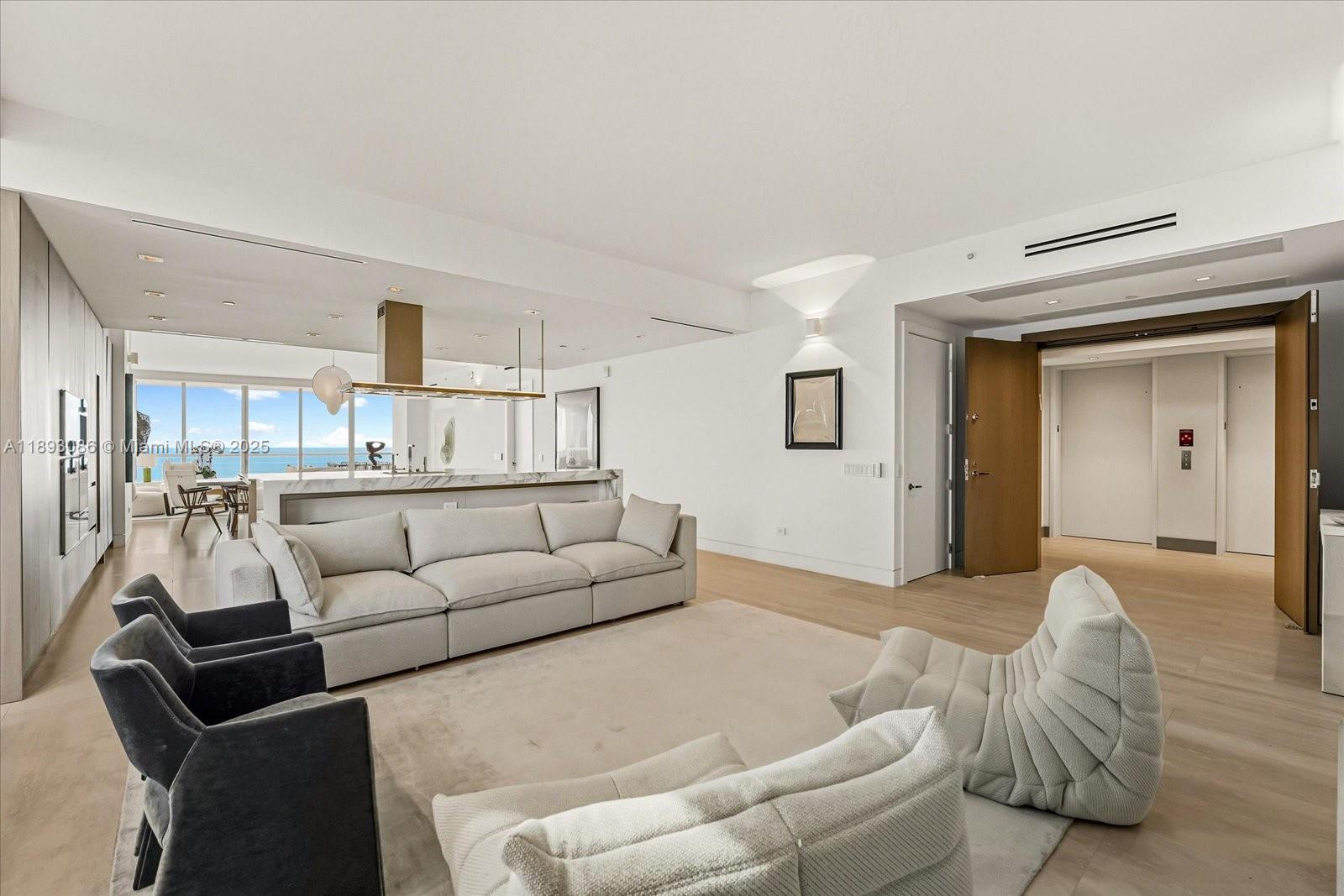 Turnberry Ocean Club - Residential