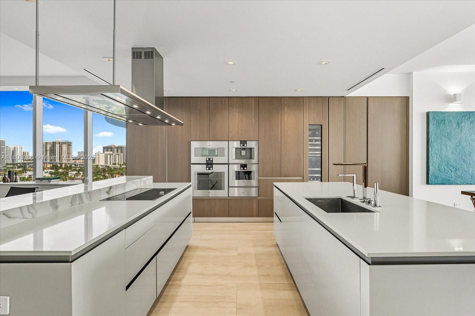 Turnberry Ocean Club - Residential