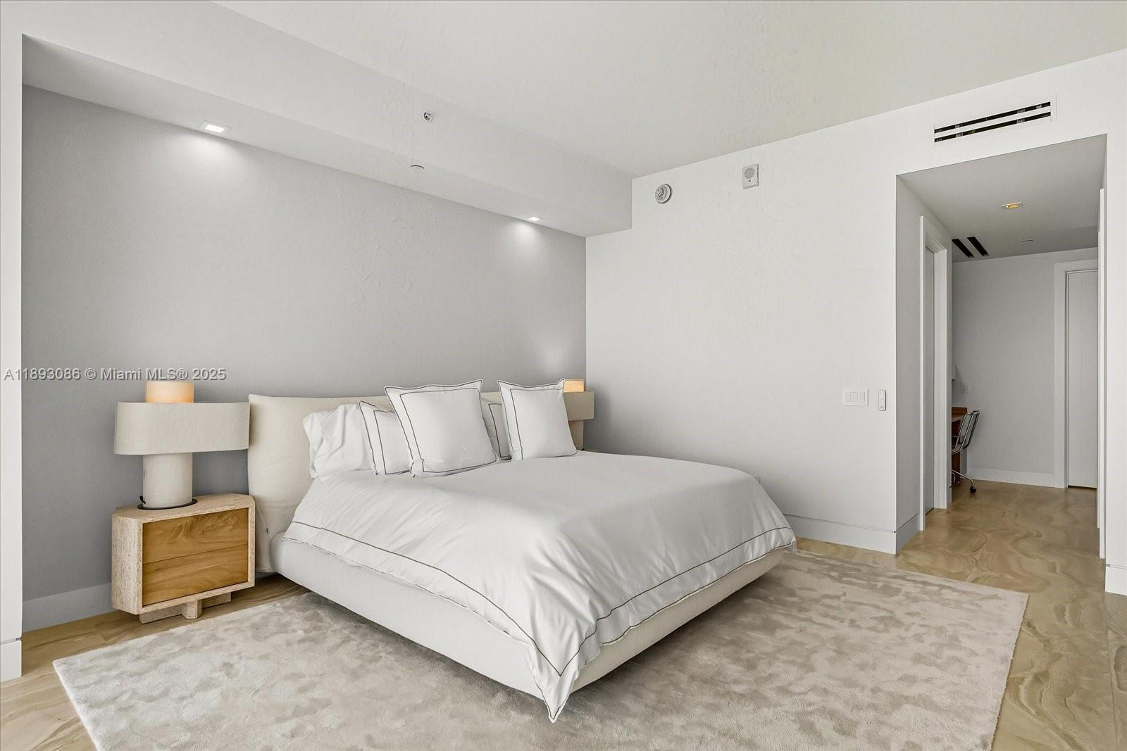 Turnberry Ocean Club - Residential