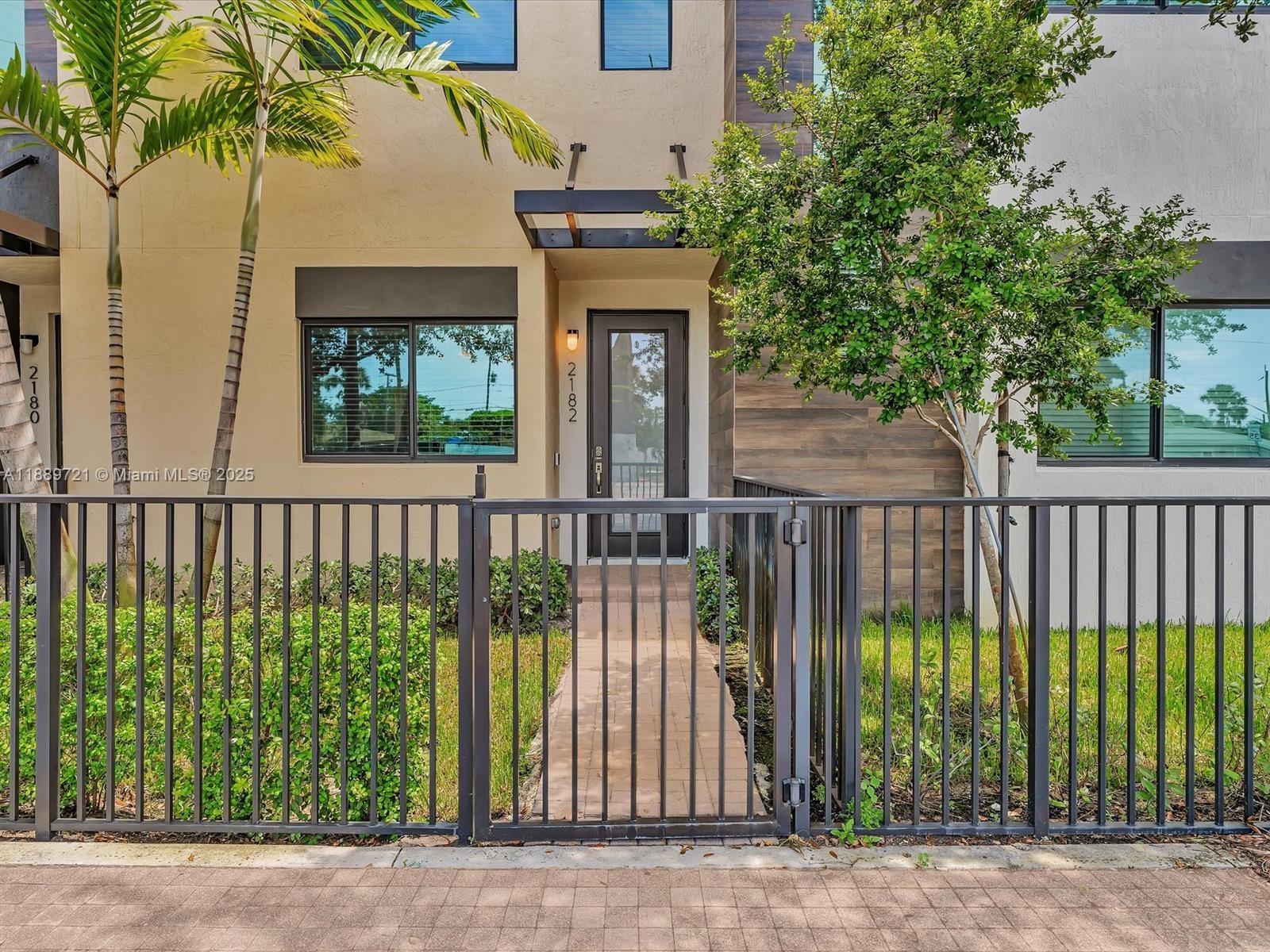 RIVER GARDENS - Residential