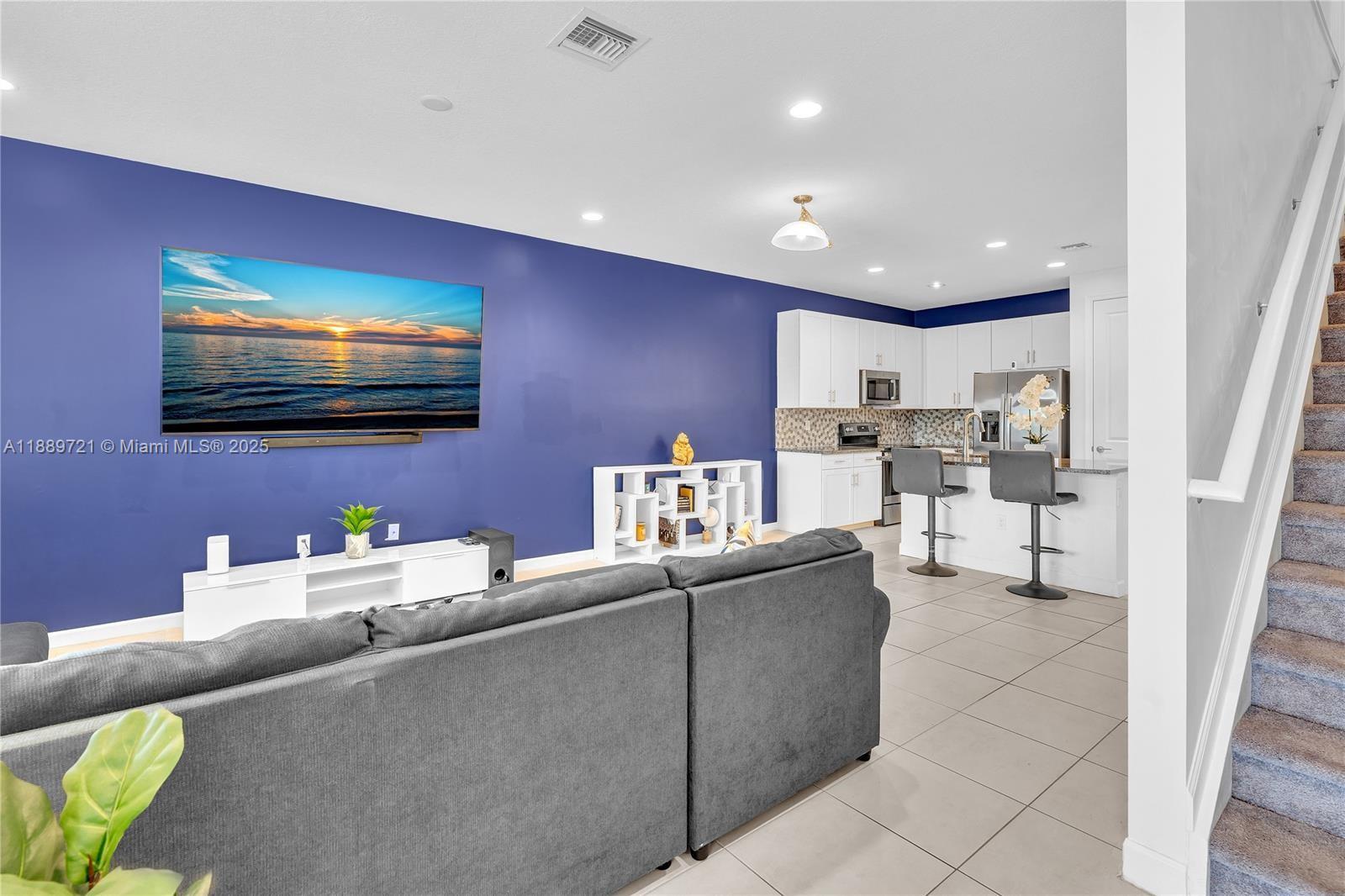 RIVER GARDENS - Residential