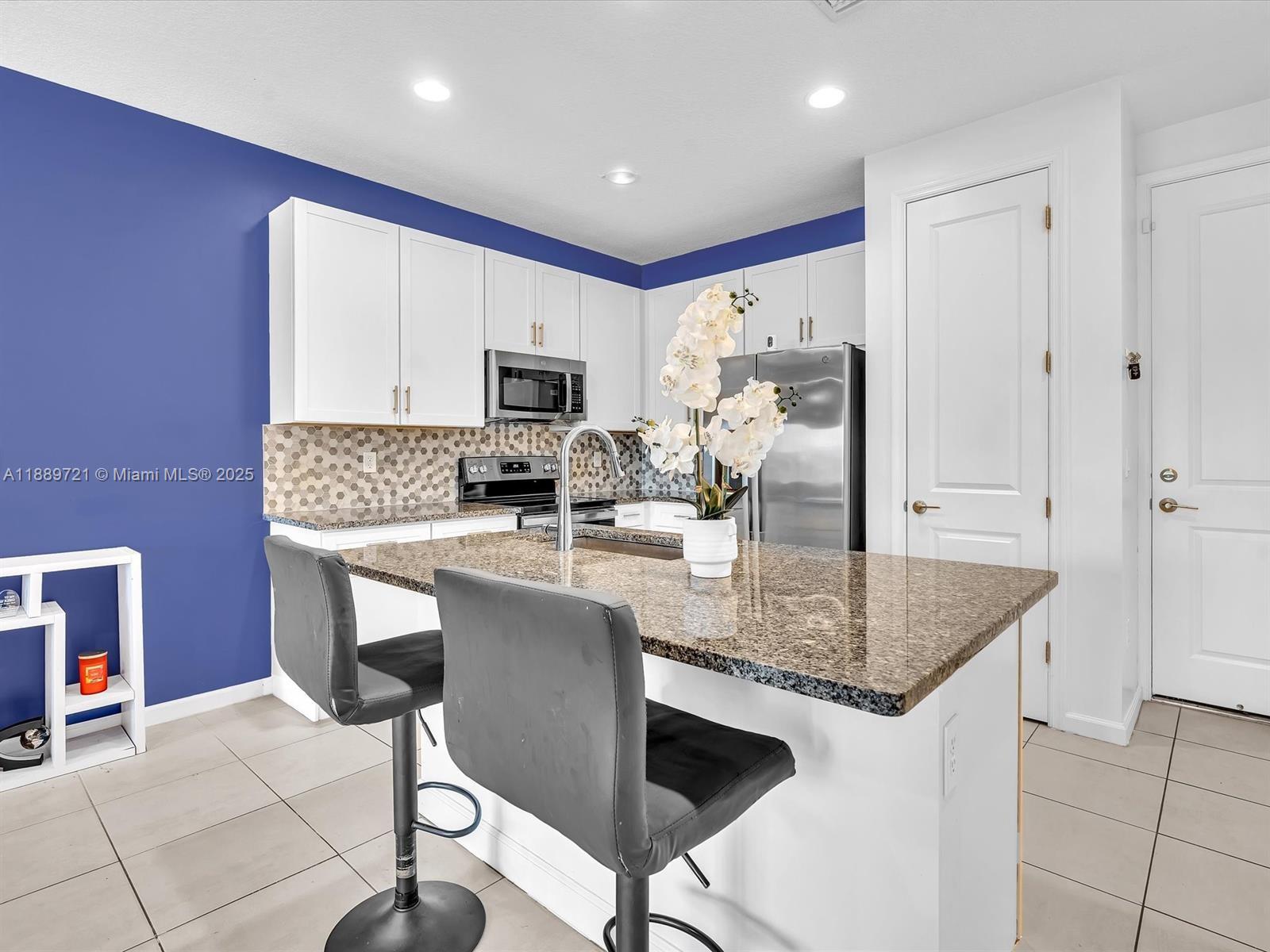 RIVER GARDENS - Residential