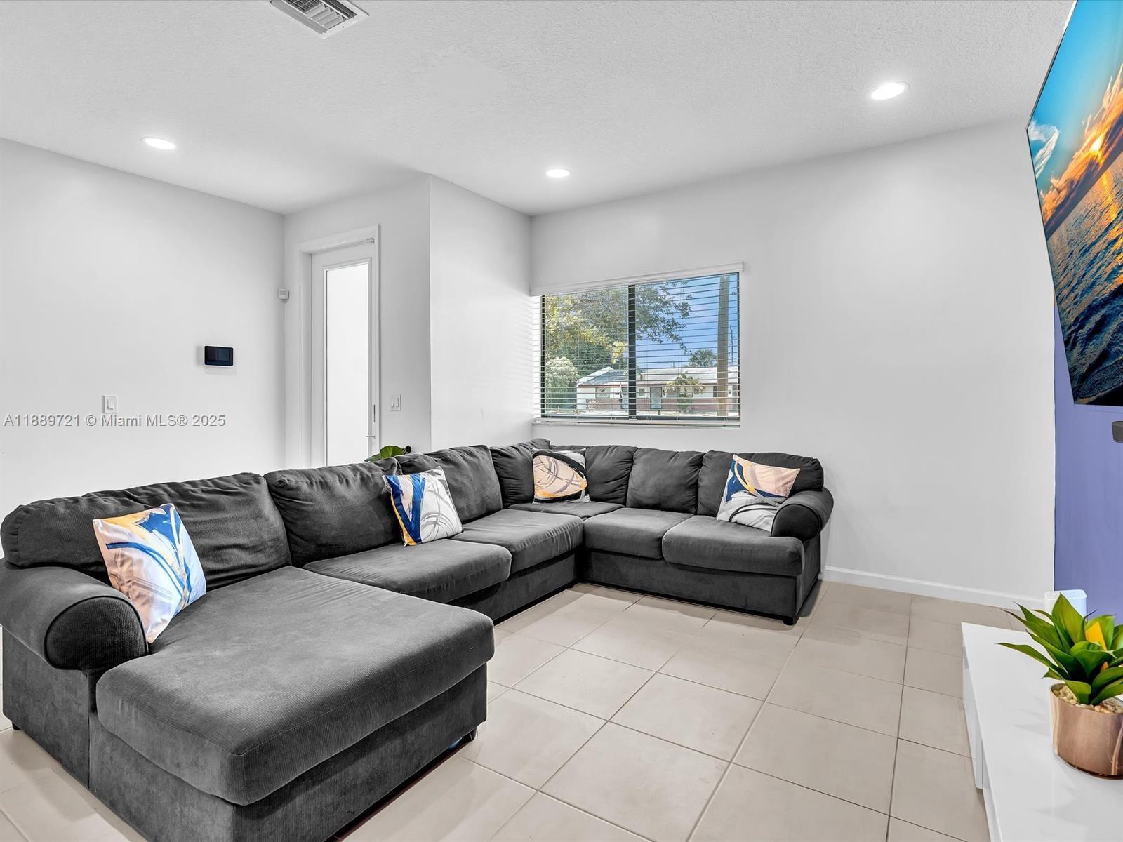 RIVER GARDENS - Residential