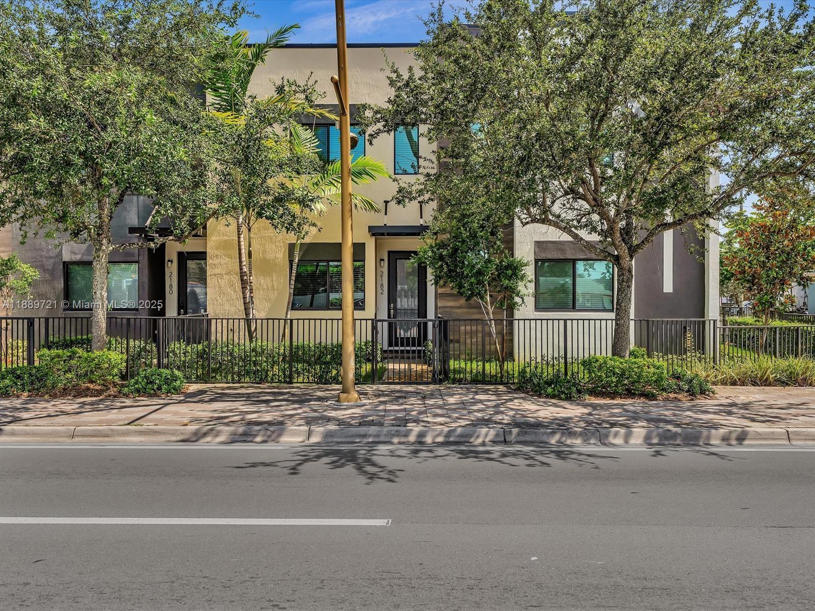 RIVER GARDENS - Residential