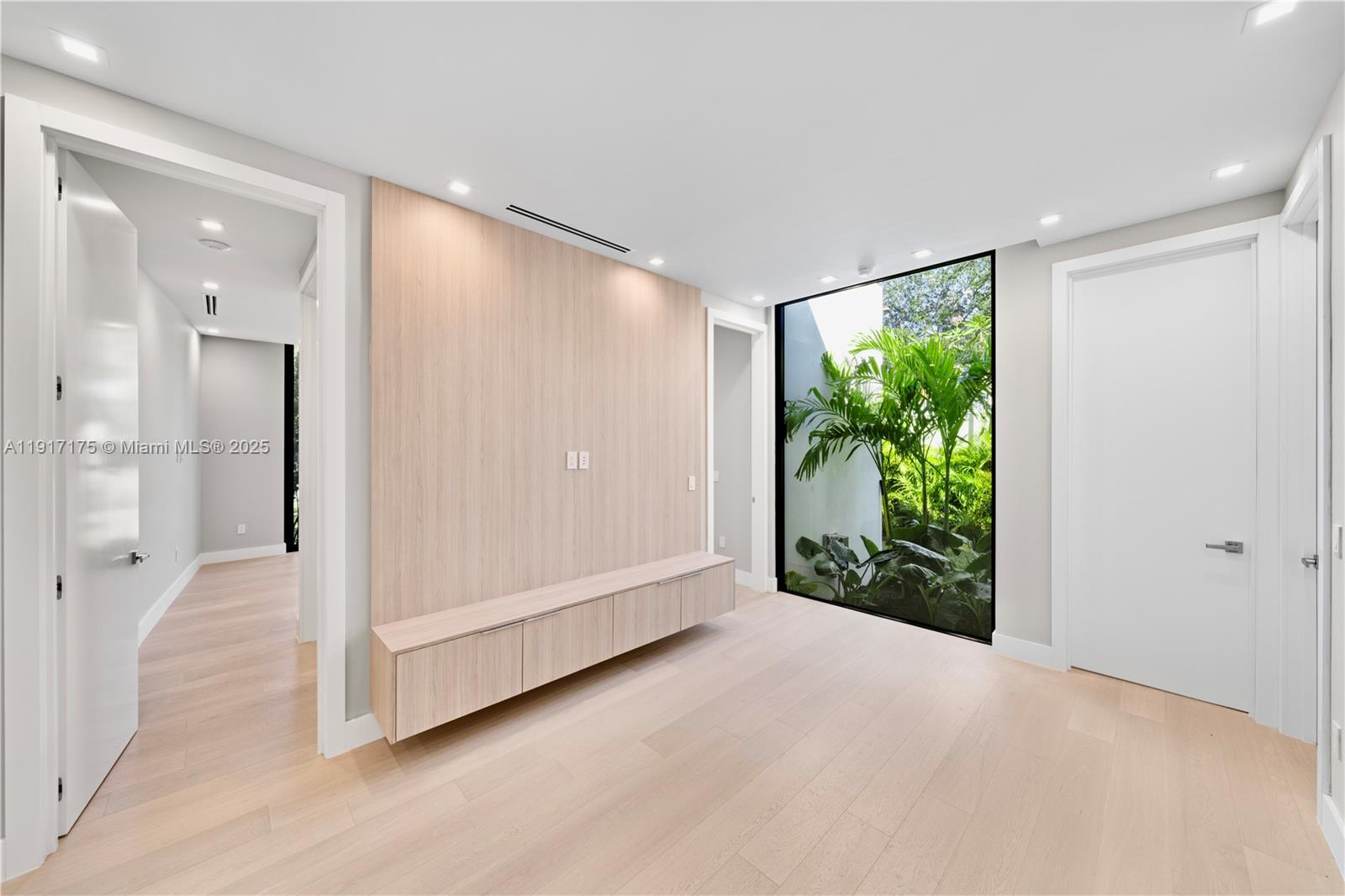 1ST ADDN BISCAYNE LAWN - Residential