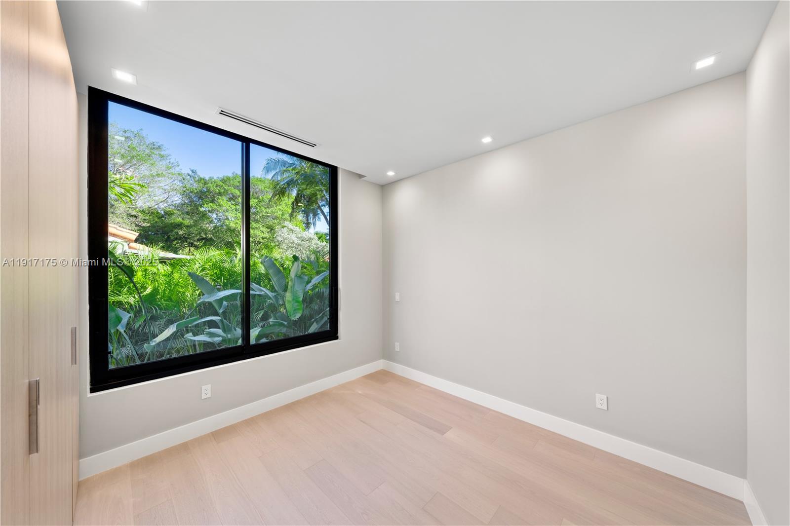 1ST ADDN BISCAYNE LAWN - Residential