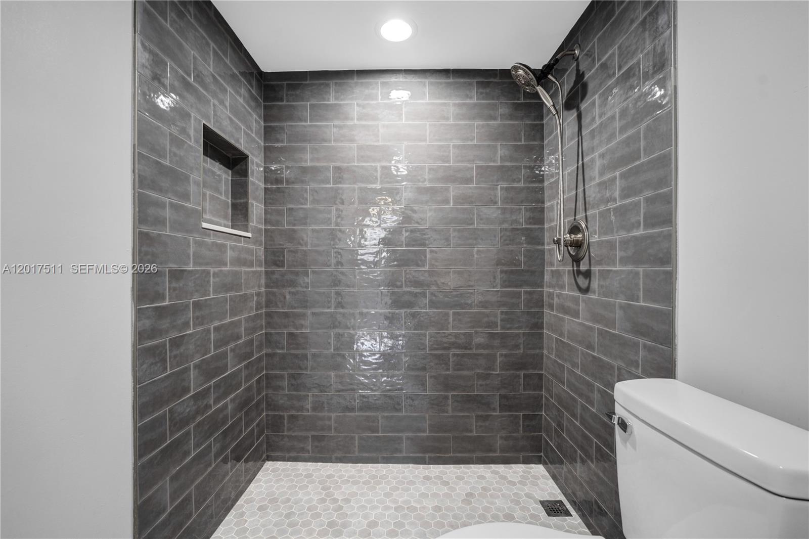OMEGA CONDO NO 3 - Residential