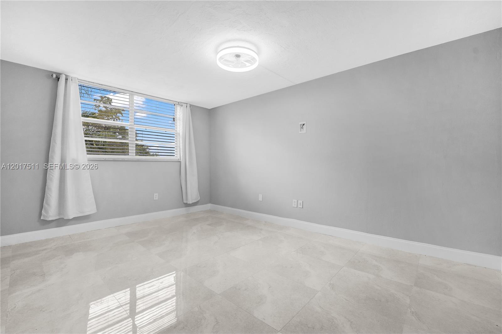 OMEGA CONDO NO 3 - Residential