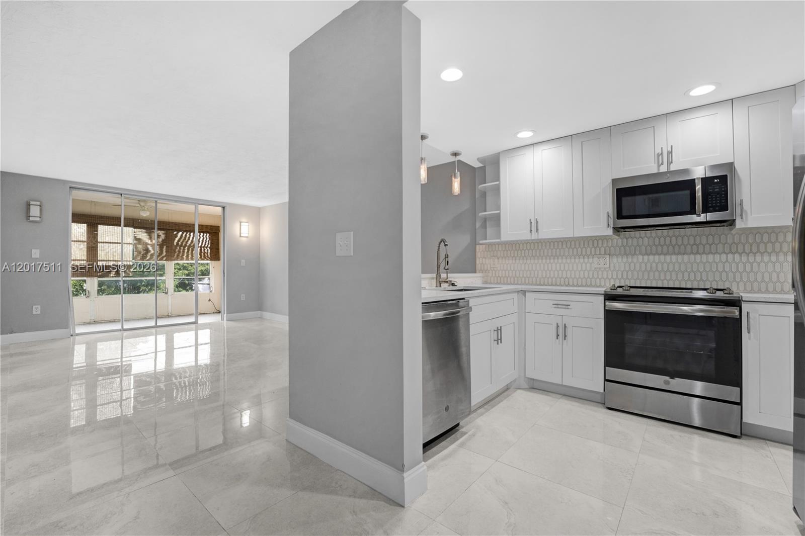 OMEGA CONDO NO 3 - Residential