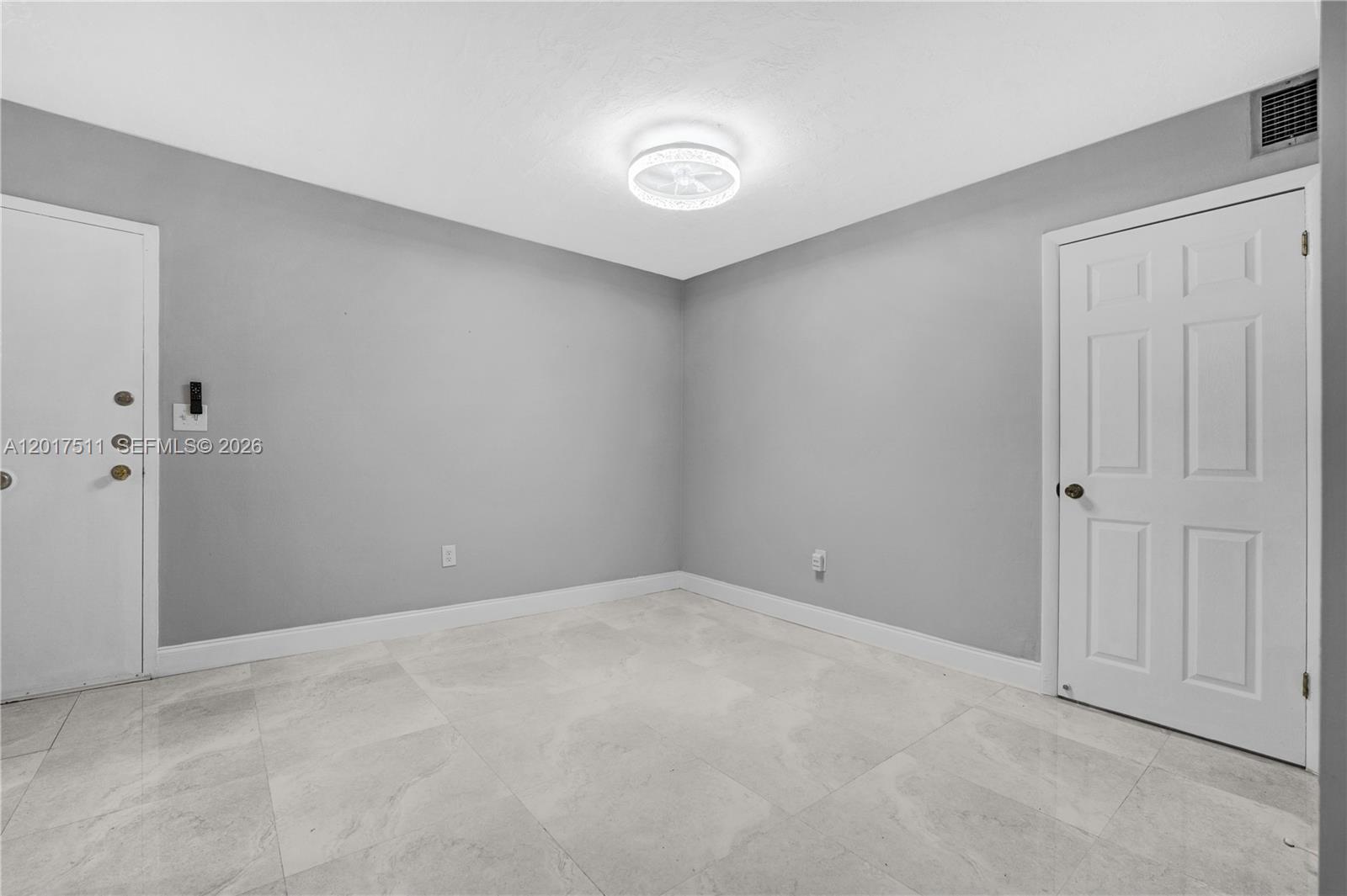 OMEGA CONDO NO 3 - Residential