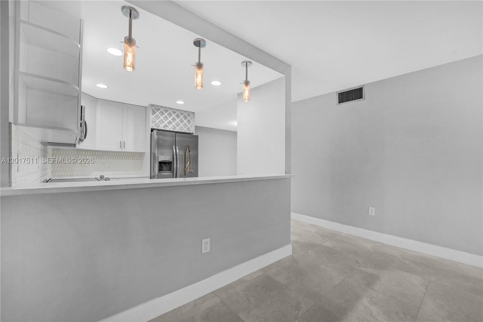 OMEGA CONDO NO 3 - Residential