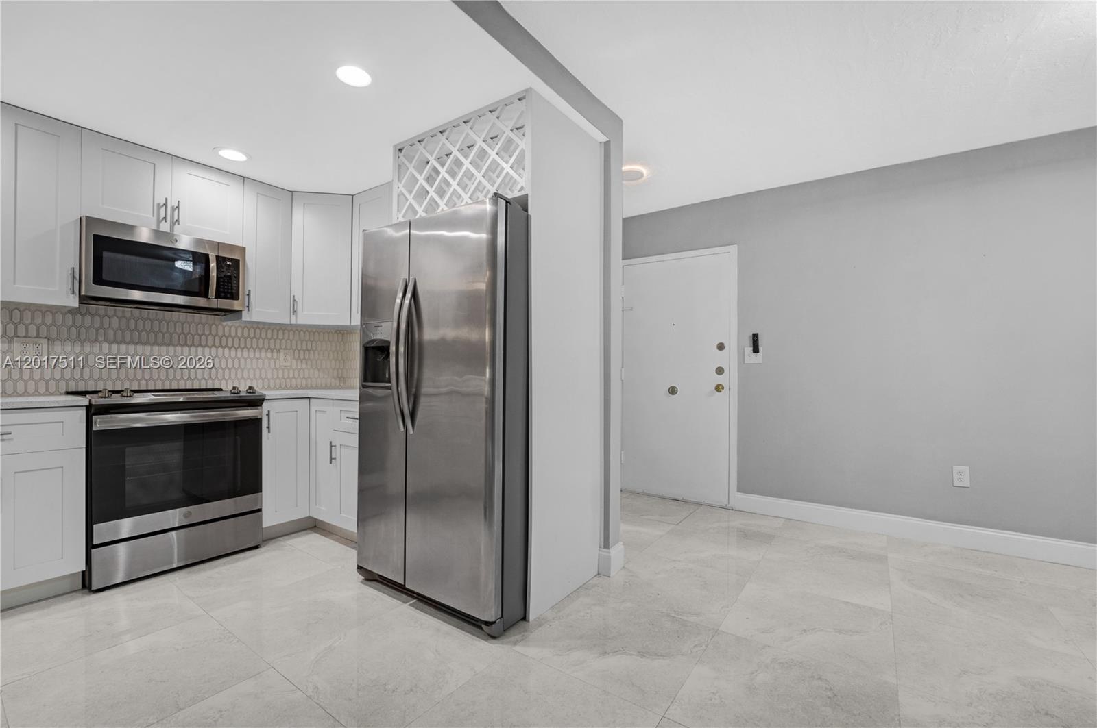 OMEGA CONDO NO 3 - Residential
