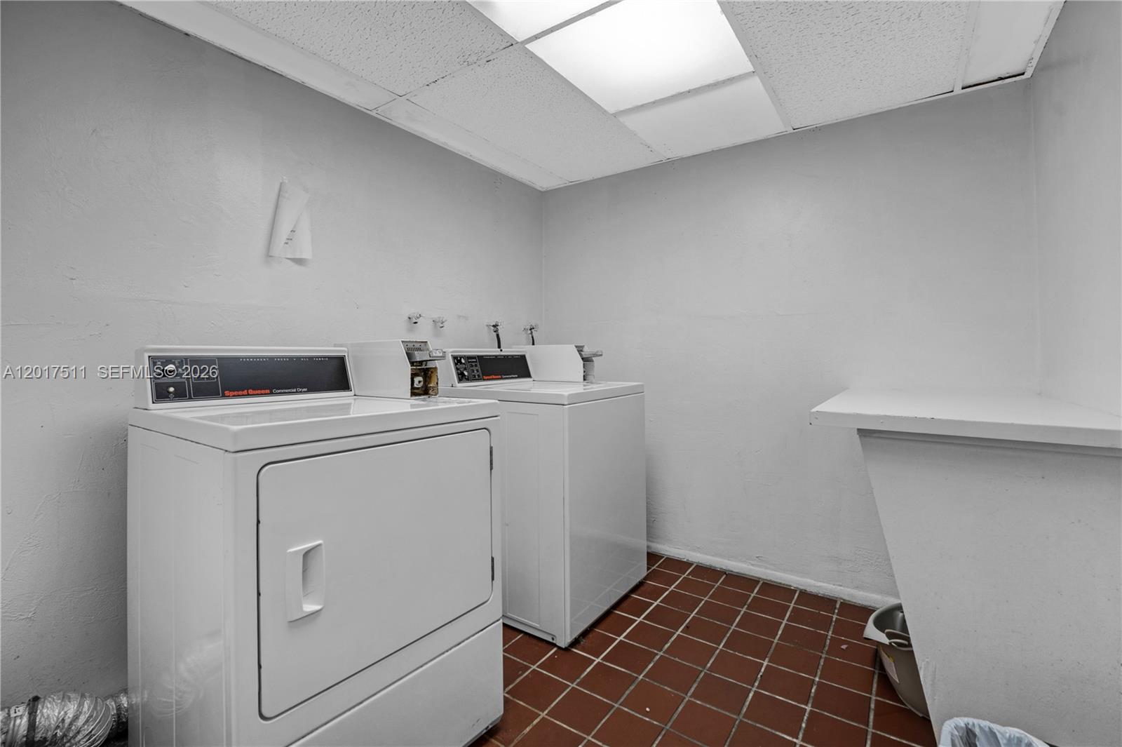 OMEGA CONDO NO 3 - Residential