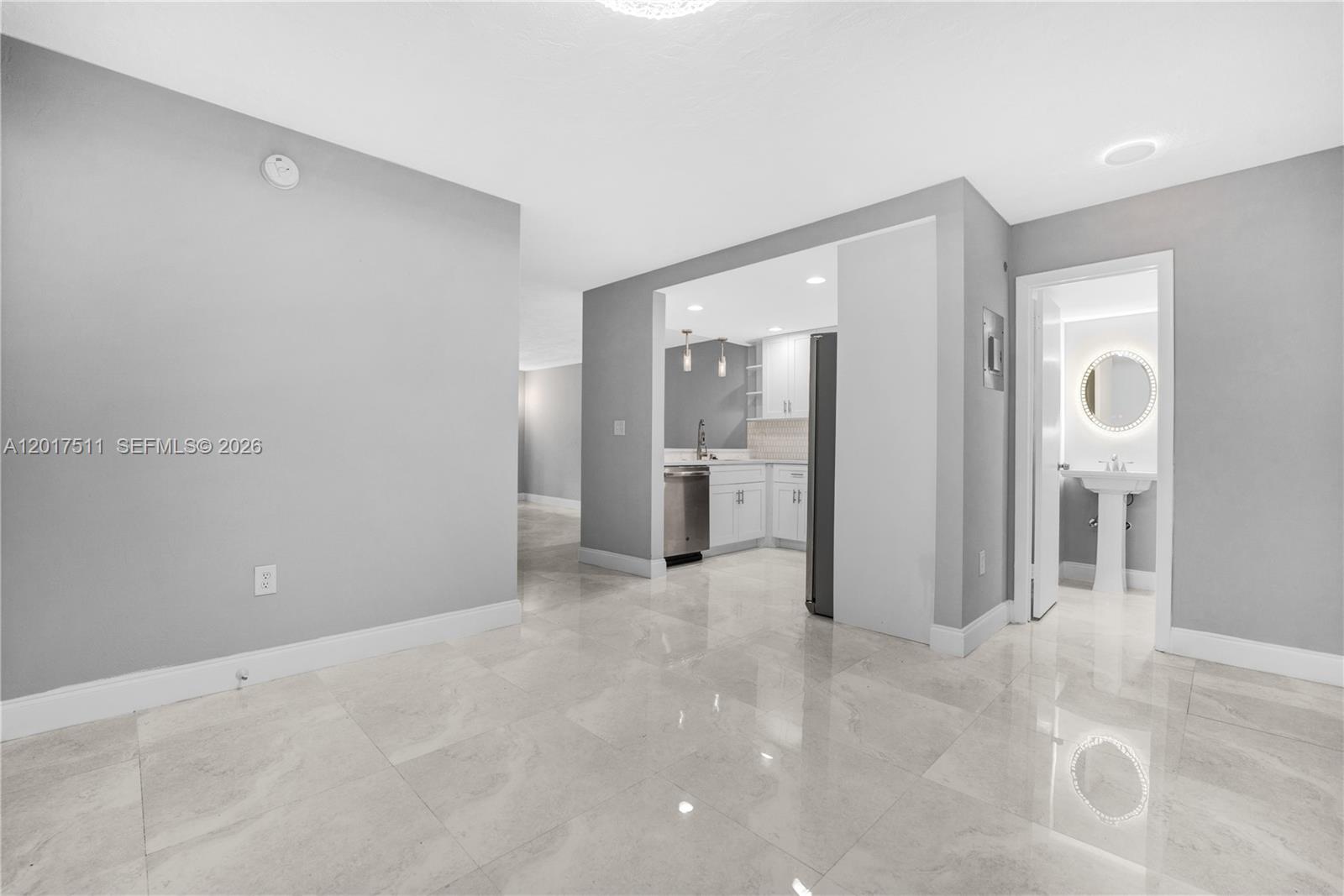 OMEGA CONDO NO 3 - Residential