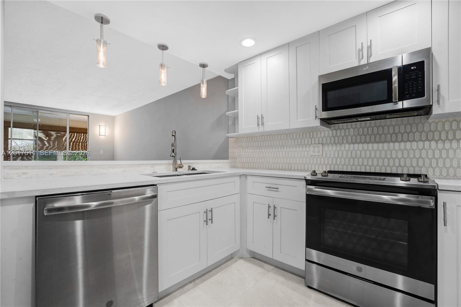 OMEGA CONDO NO 3 - Residential