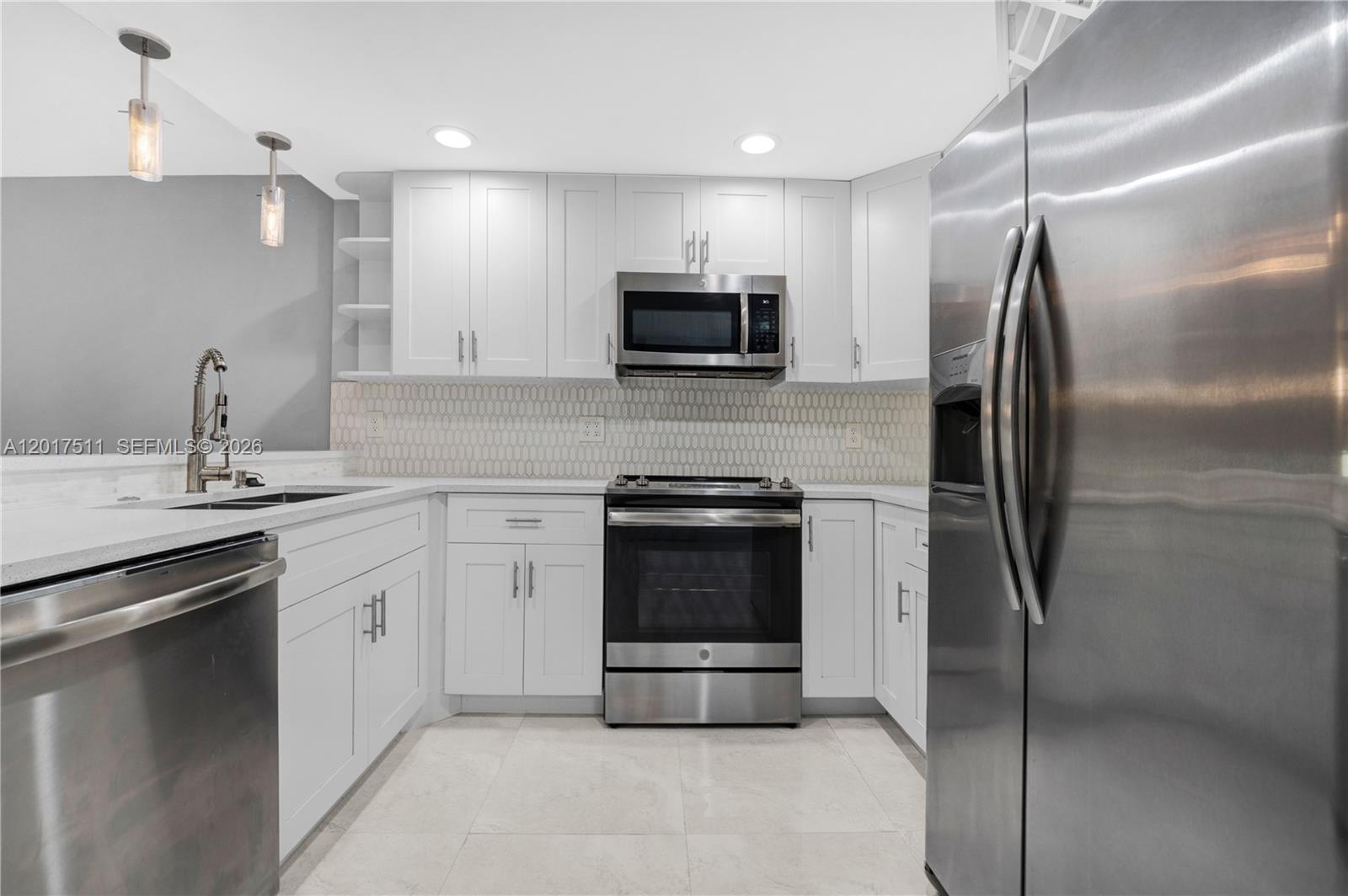 OMEGA CONDO NO 3 - Residential