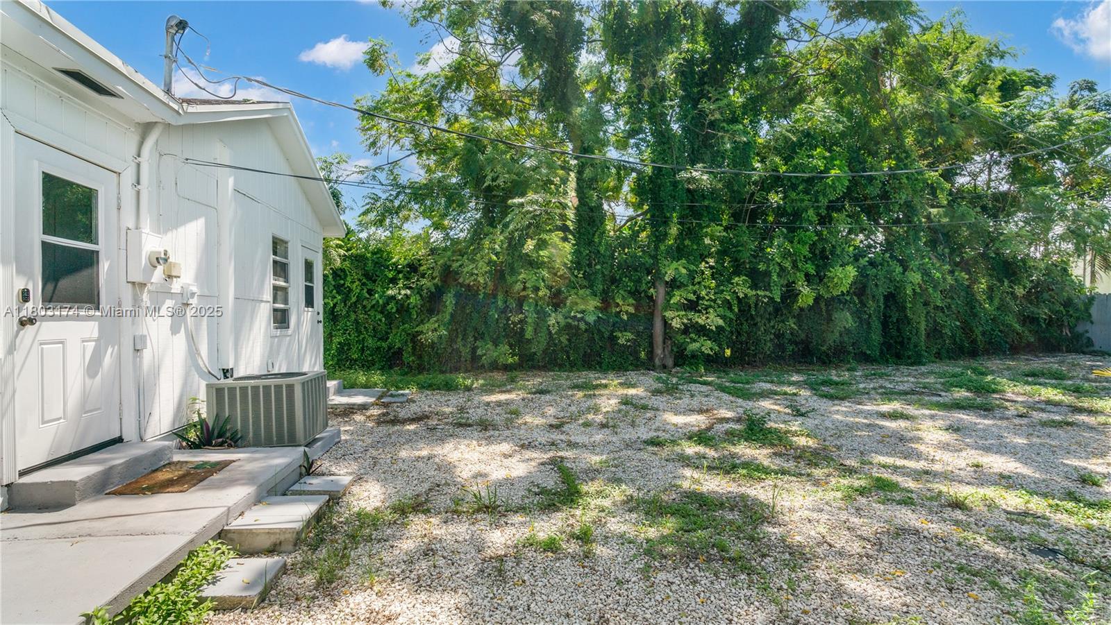 COLONIAL ESTATES - Residential