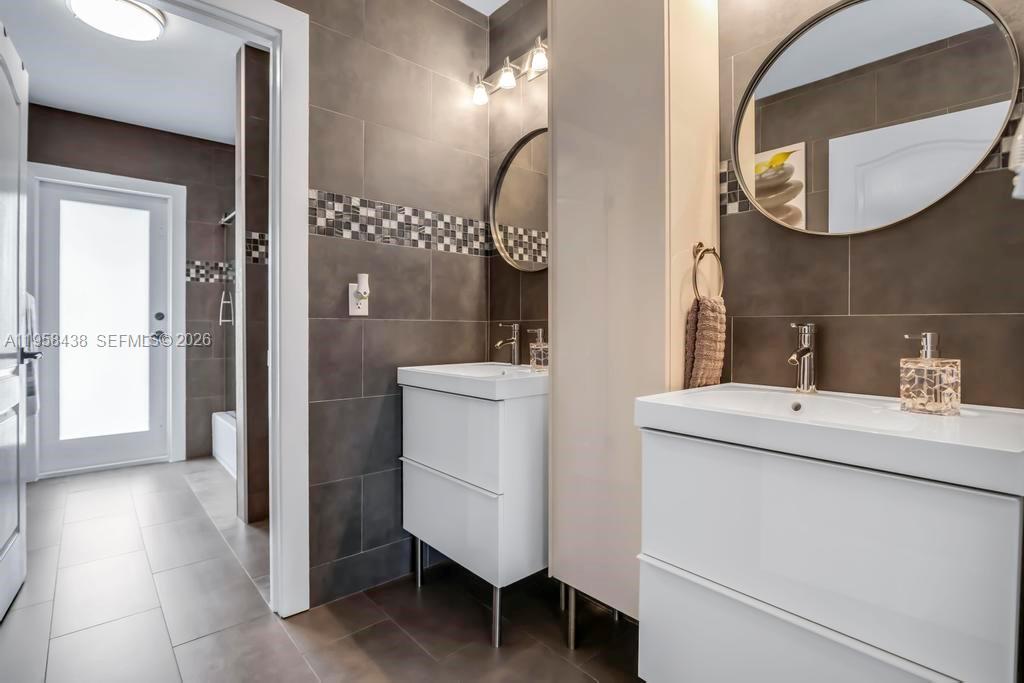 PASADENA AT CHAPEL TRAIL - Residential