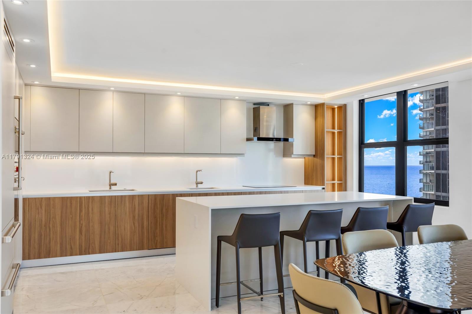 BALMORAL CONDO - Residential