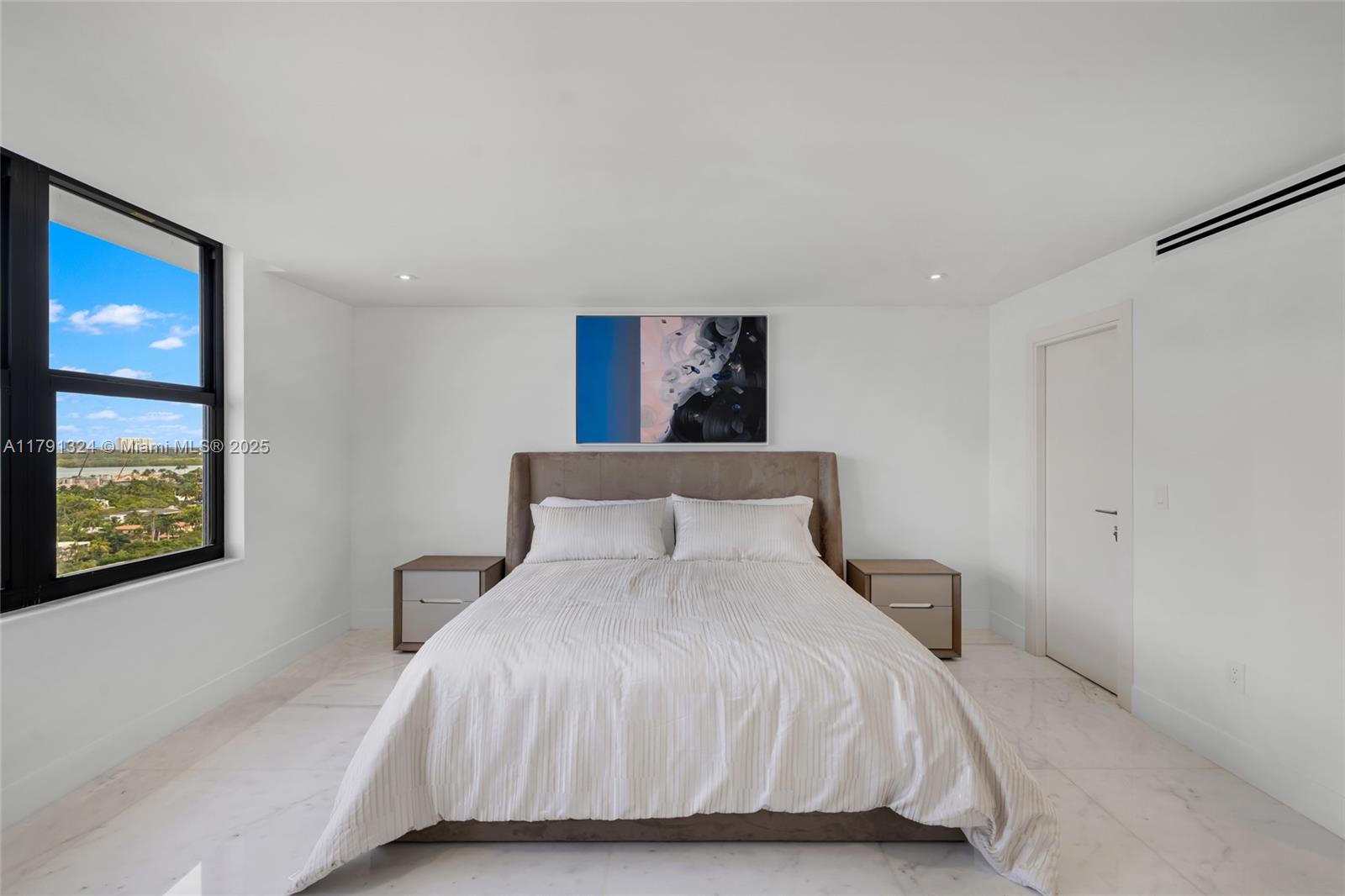 BALMORAL CONDO - Residential