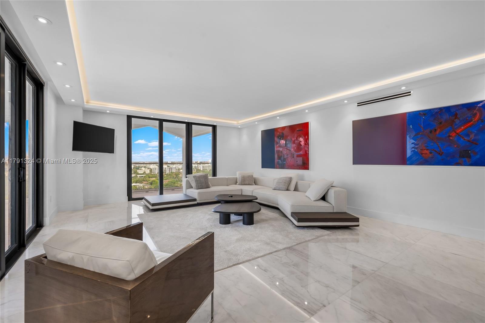 BALMORAL CONDO - Residential