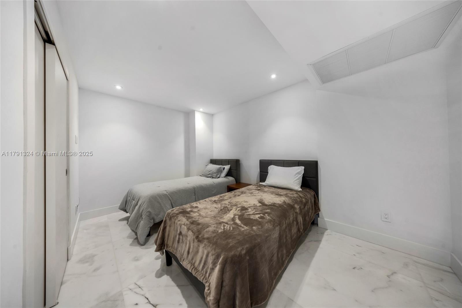 BALMORAL CONDO - Residential