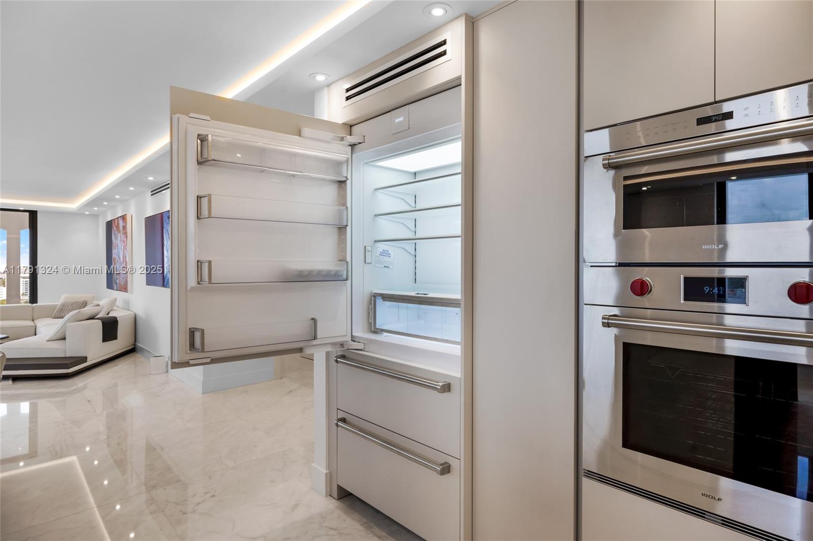 BALMORAL CONDO - Residential
