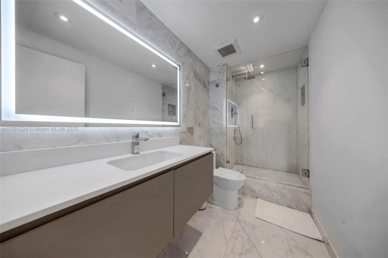 BALMORAL CONDO - Residential