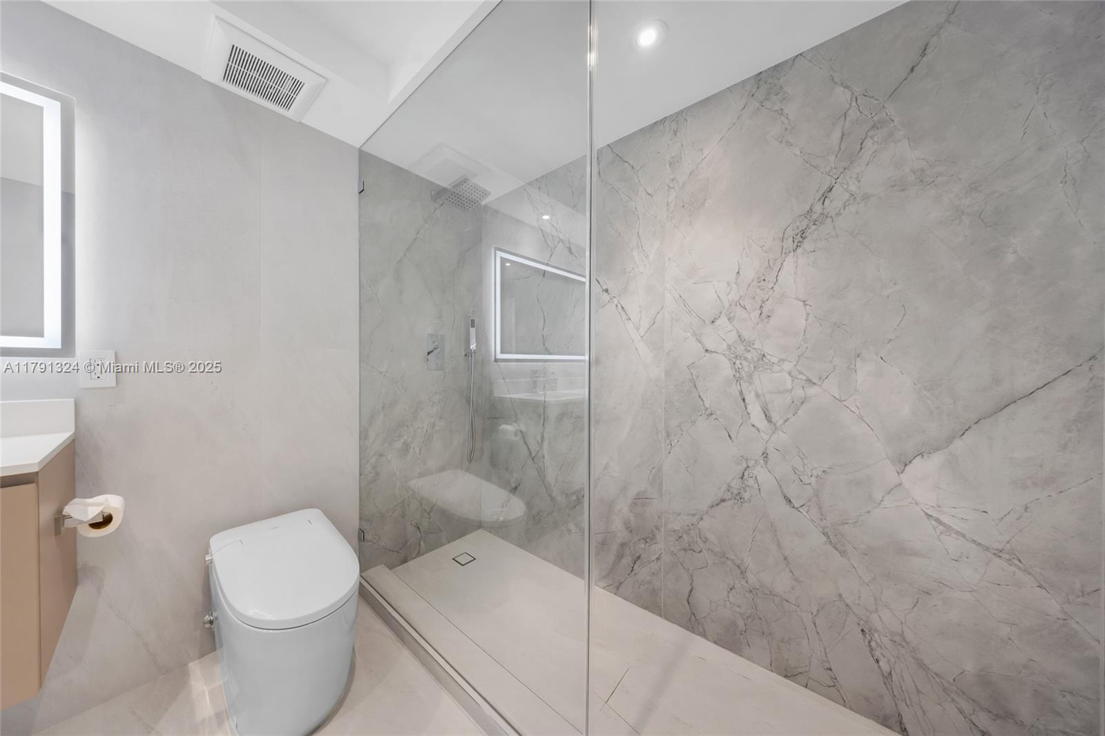 BALMORAL CONDO - Residential