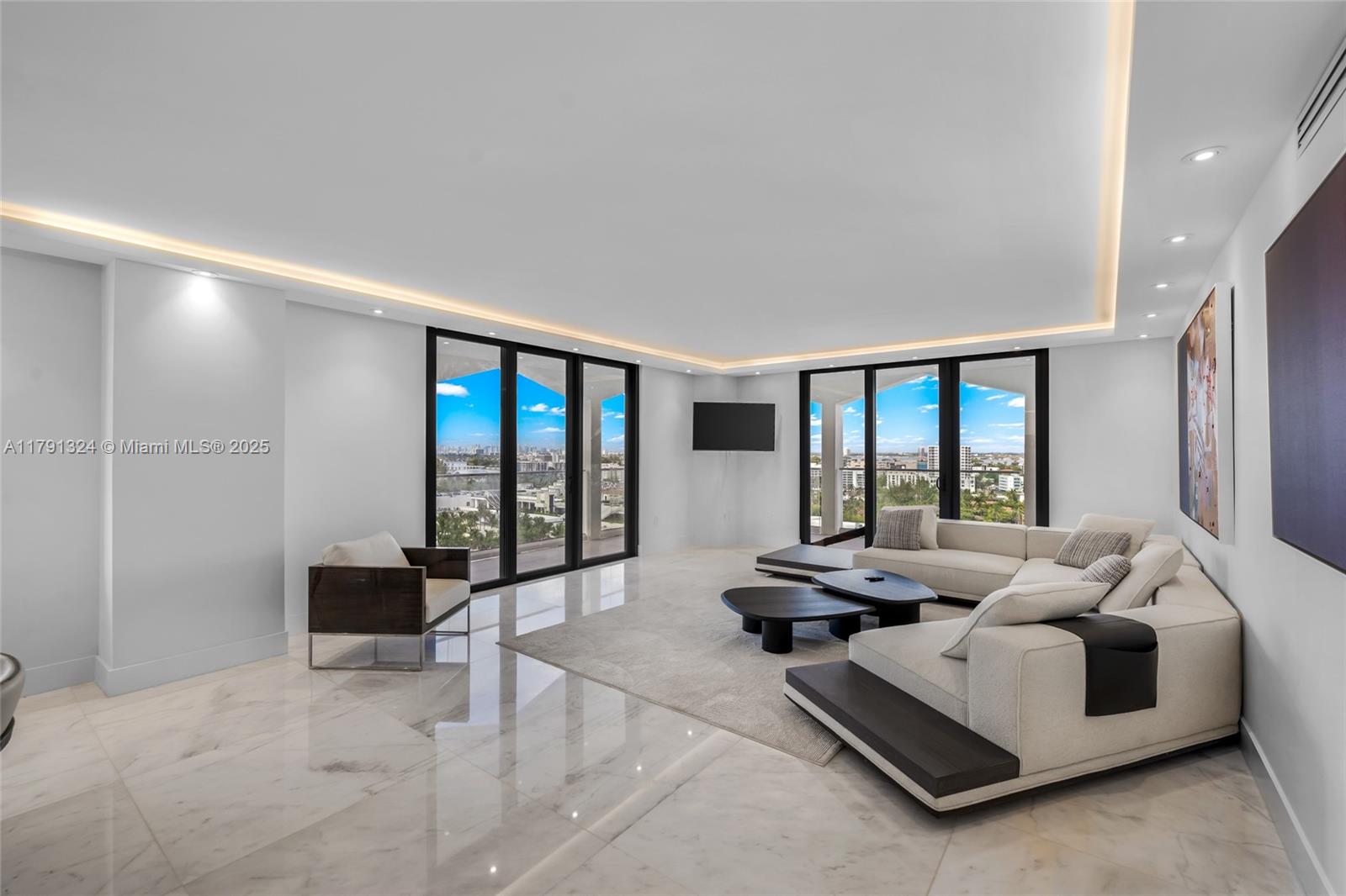 BALMORAL CONDO - Residential