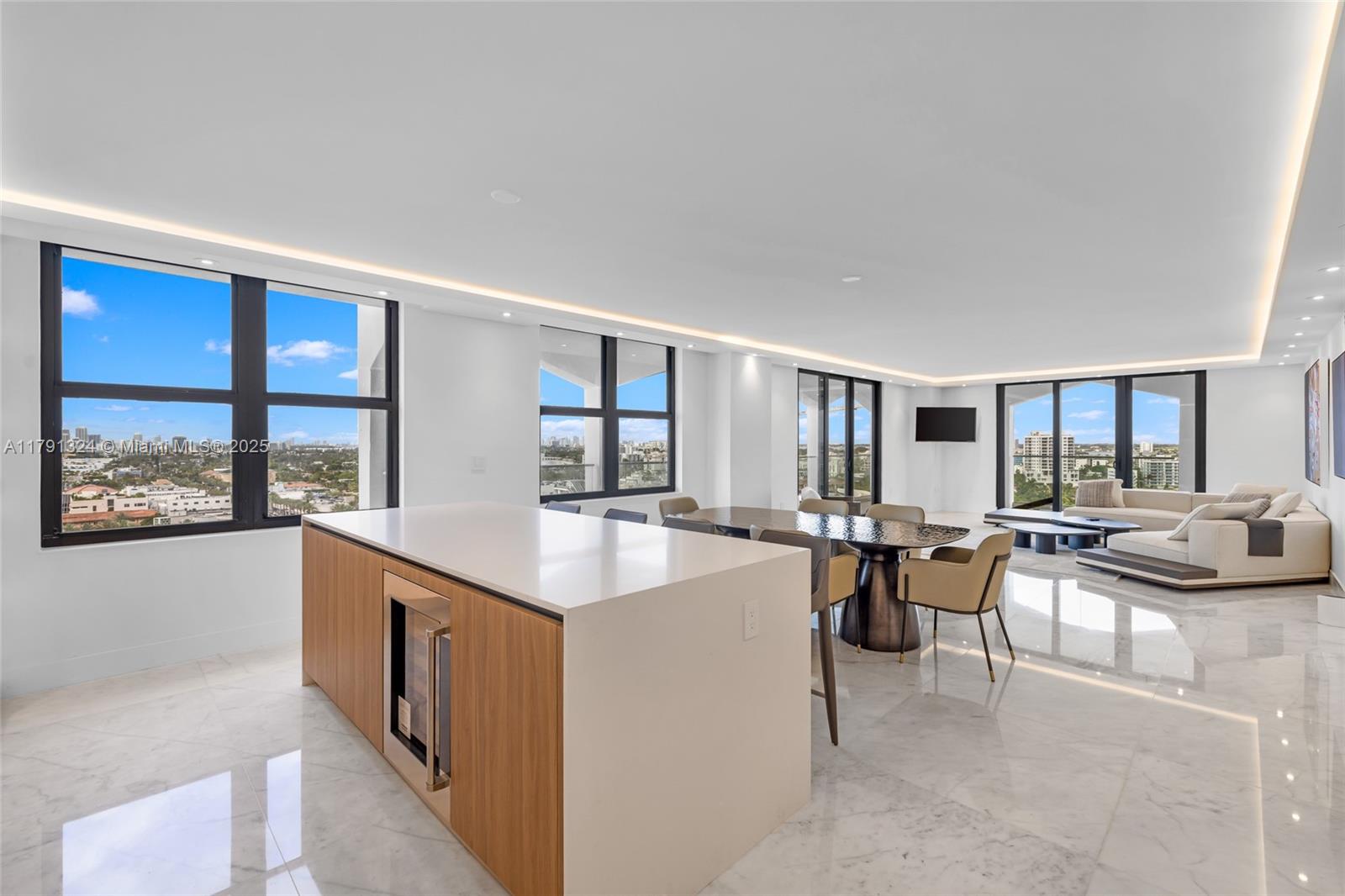 BALMORAL CONDO - Residential