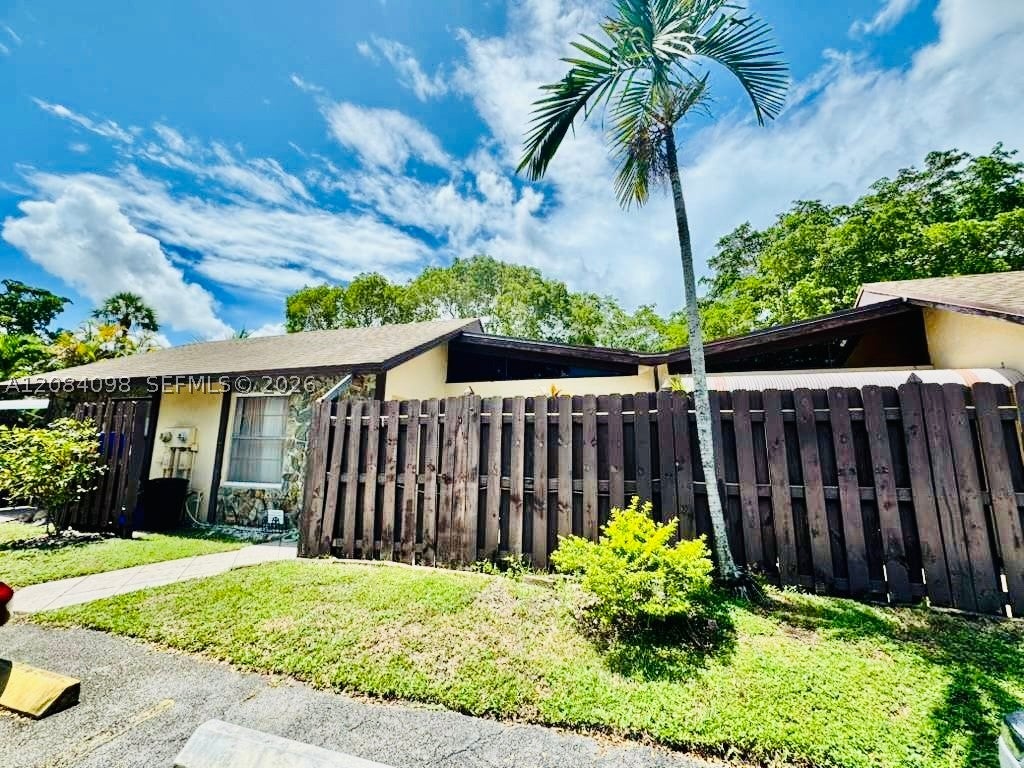 332 Briarwood Cir 2-19