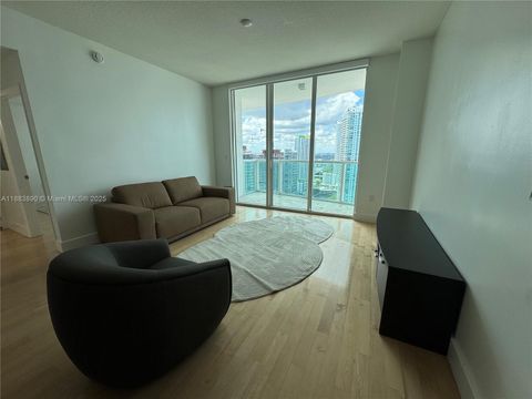 31 SE 5th St 3817 Miami FL 33131