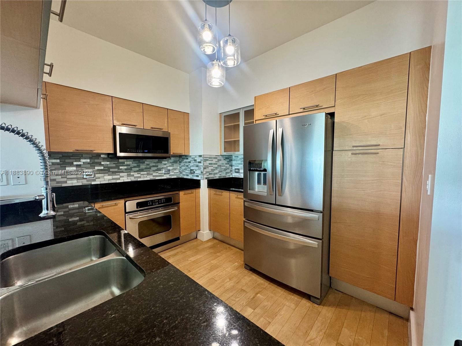 31 SE 5th St 3817