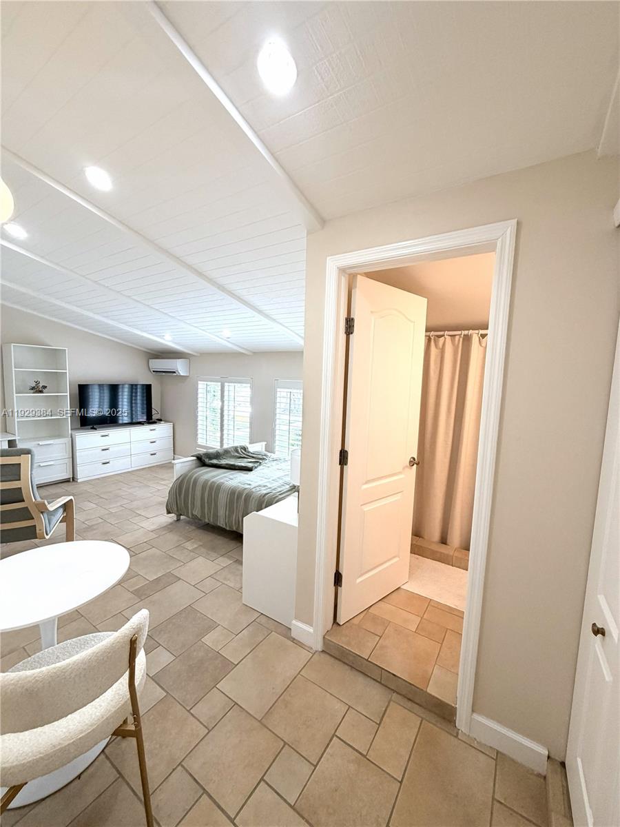 WESTBROOKE 1ST ADDN - Residential Lease