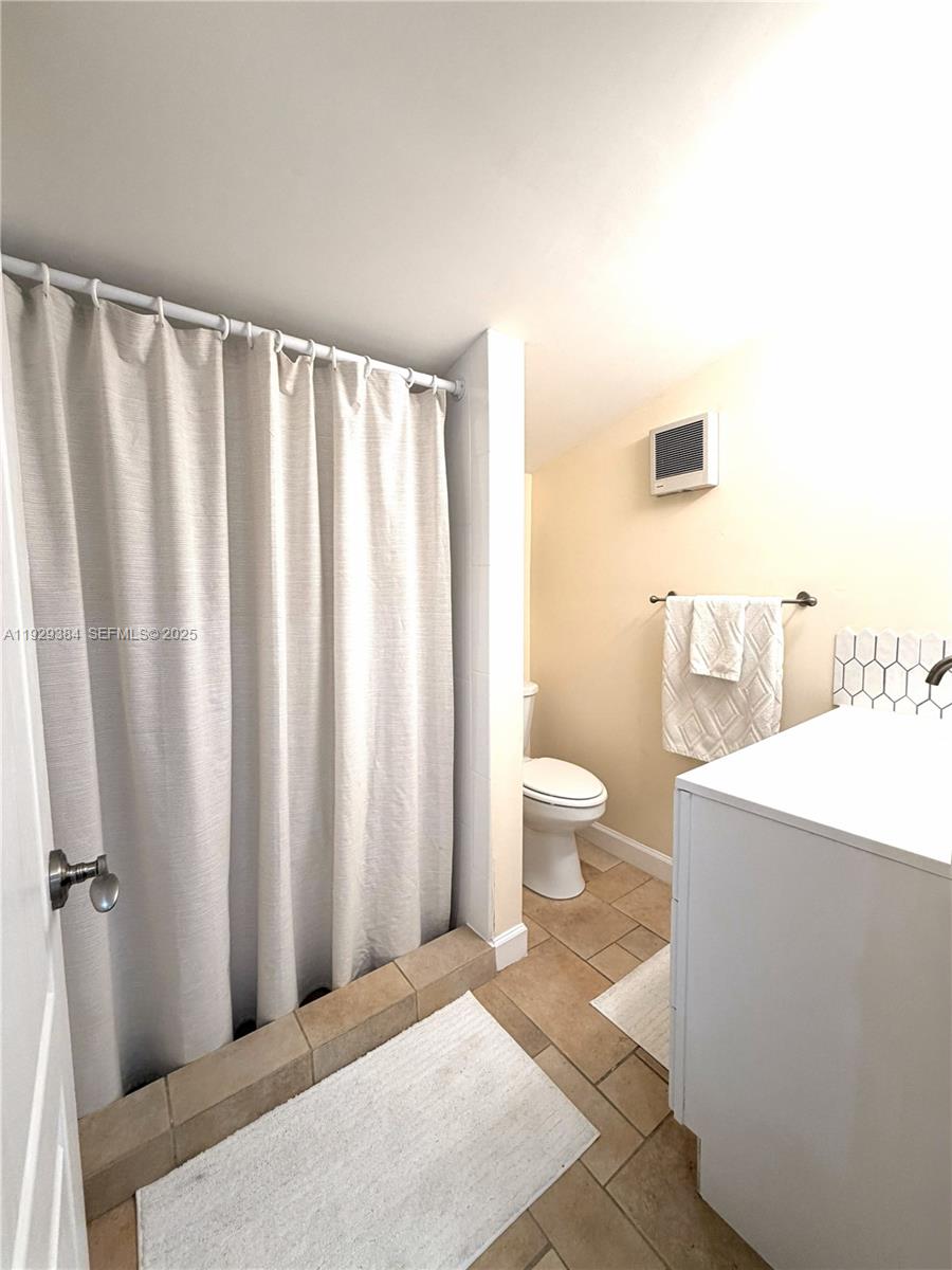 WESTBROOKE 1ST ADDN - Residential Lease