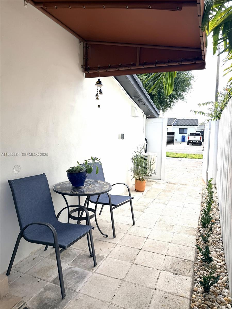 1625 SW 101st Ave Eff