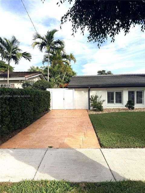 View photos, virtual tours, details... 1625 SW 101st Ave Eff Miami FL 33165
