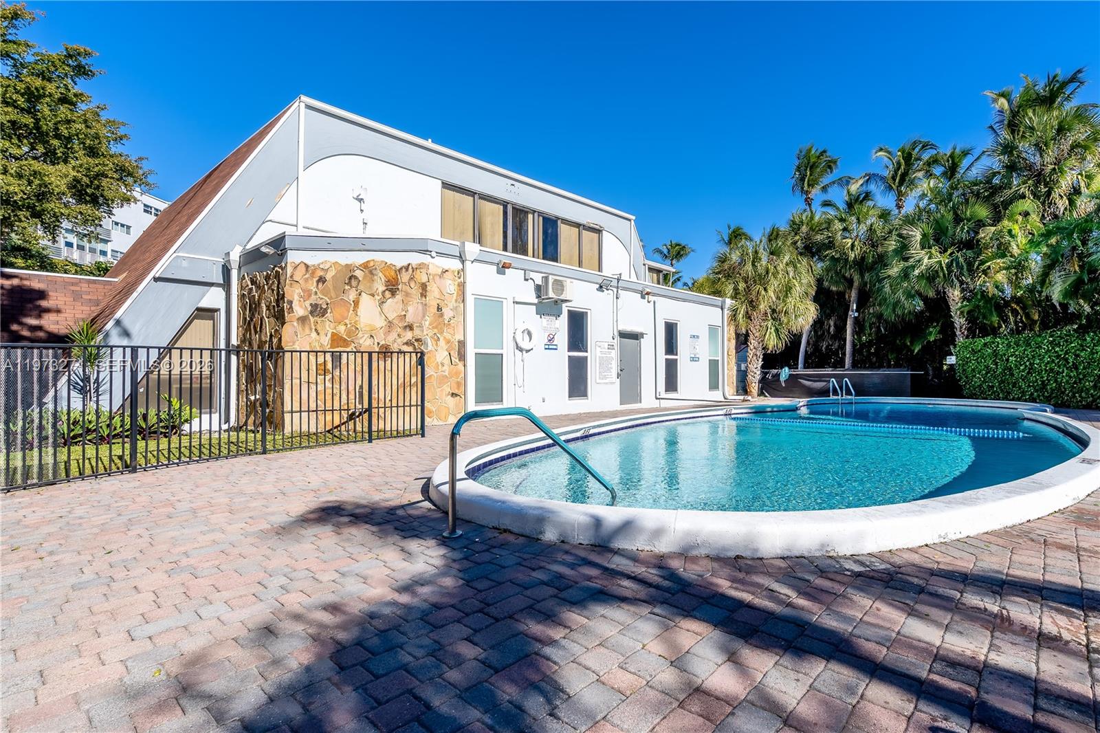 FAIRWAYS ROYALE CONDO - Residential