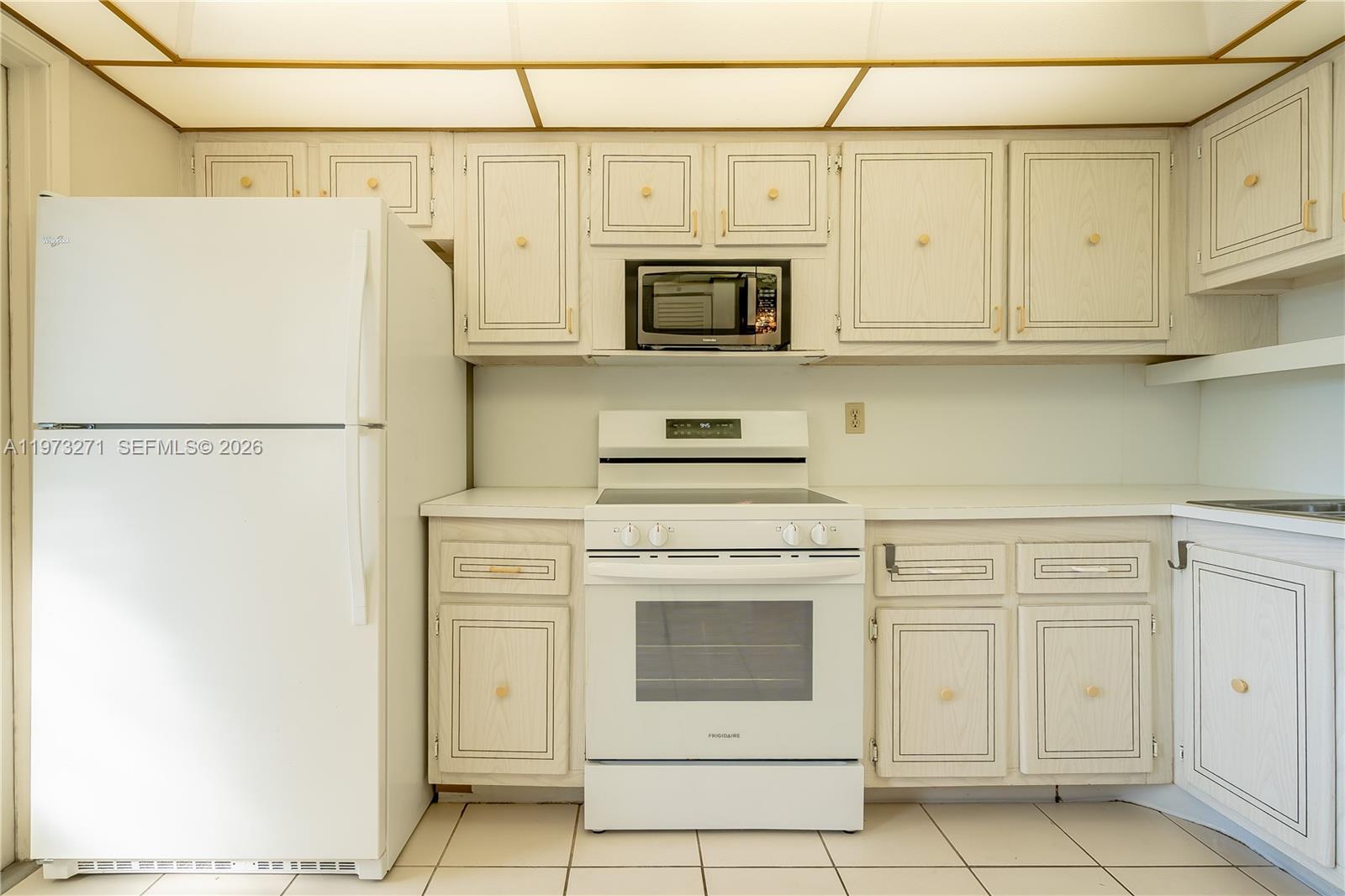 FAIRWAYS ROYALE CONDO - Residential