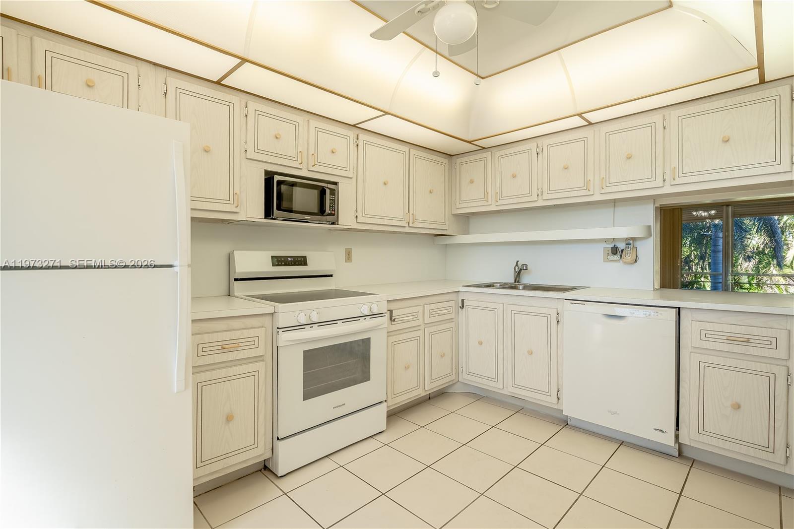 FAIRWAYS ROYALE CONDO - Residential